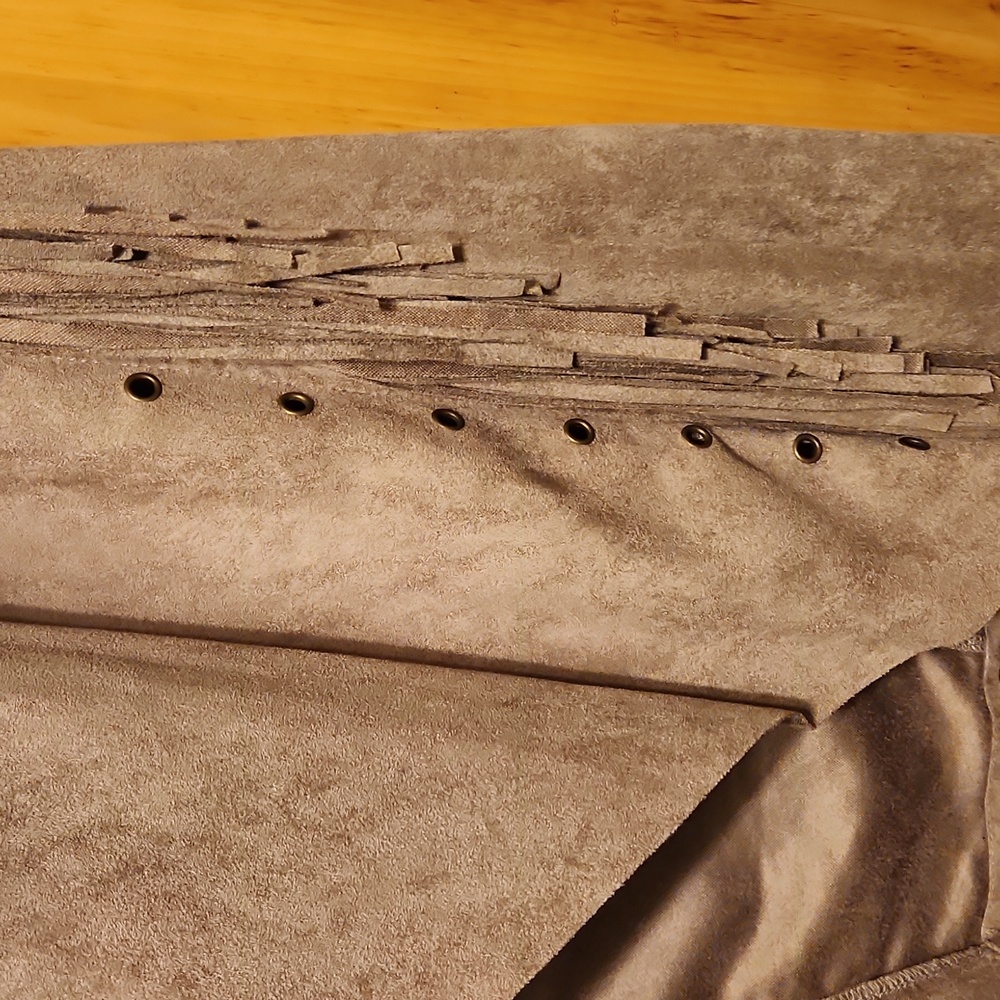 Vest - Picture 2 of 5